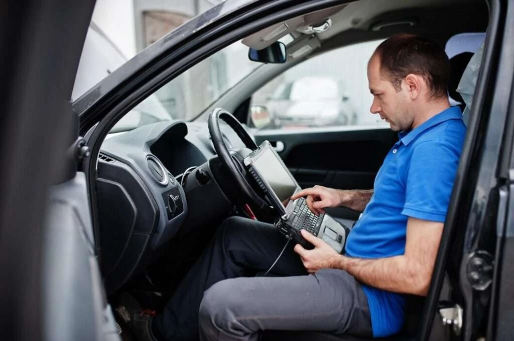 How to Check the Odometer Reading Before You Buy a Used Car